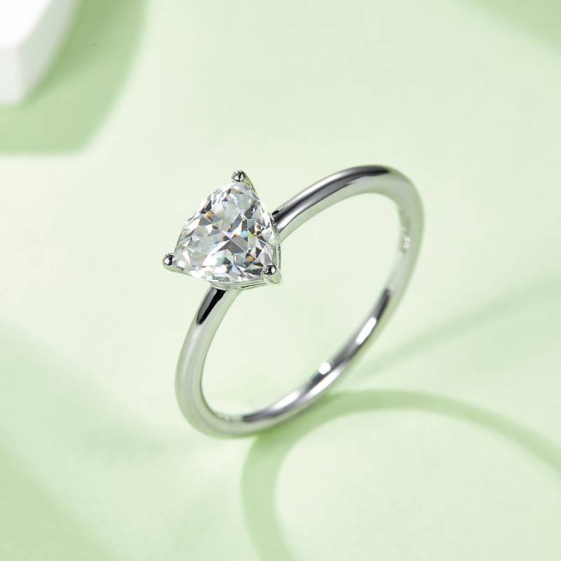 Classic三角形S925银镀白金MoissaniteWomen's Ring1.0ctD级